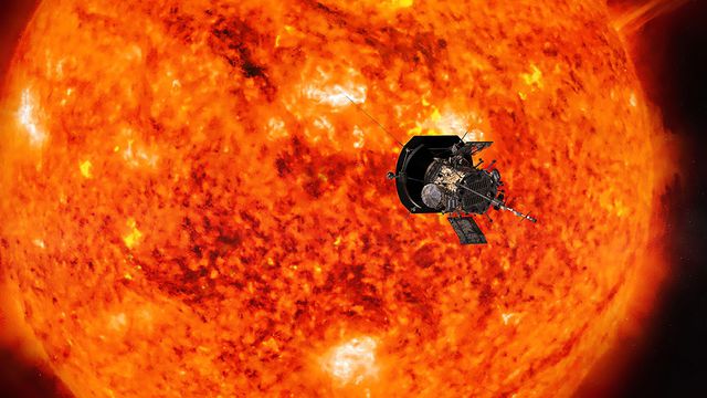 Sonda Parker a realizat prima trecere prin apropierea relativă a Soarelui