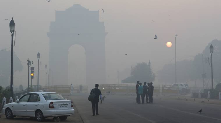 Oamenii din New Delhi sunt obligaţi să lucreze de acasă din cauza poluării