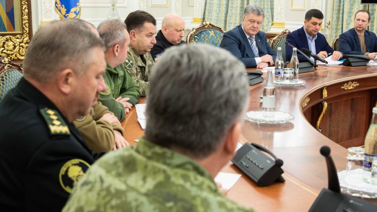 Poroşenko cere Rusiei eliberarea militarilor ucraineni arestaţi în Kerci