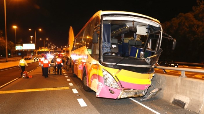Grav accident de circulaţie în Hong Kong: 5 morţi şi 32 de răniţi – VIDEO