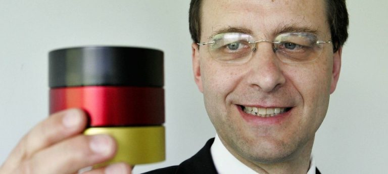 Un om de afaceri german vrea să-i locul lui Merkel la şefia CDU