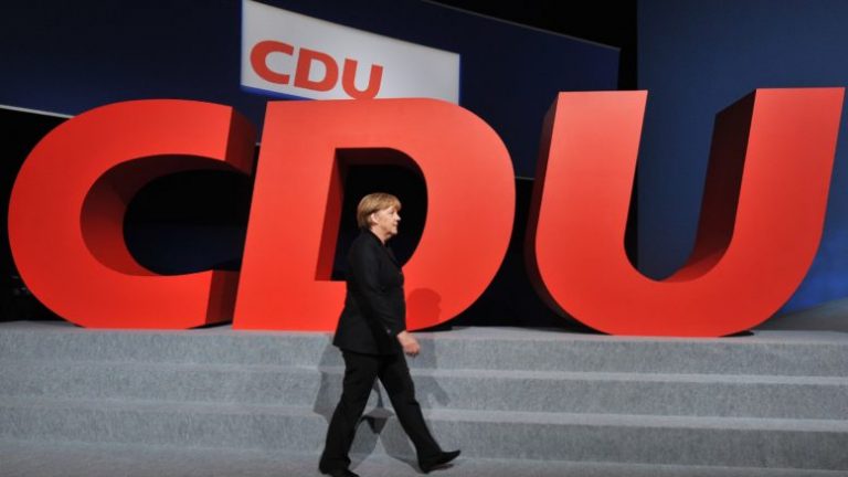 Conservatorii Angelei Merkel agită spectrul revenirii stângii la putere în Germania