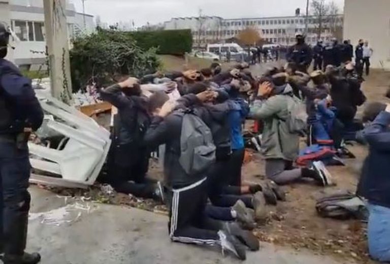 Ministrul francez al educaţiei este ‘şocat’ de imaginile cu liceenii reţinuţi de poliţie – VIDEO