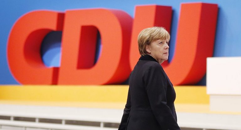Merkel, criticată în tabăra sa din cauza unor concesii în vederea obţinerii acordului de coaliţie cu SPD