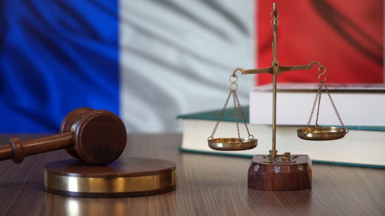Justiţia franceză a abandonat procedurile judiciare împotriva unui ofiţer dezertor din armata siriană
