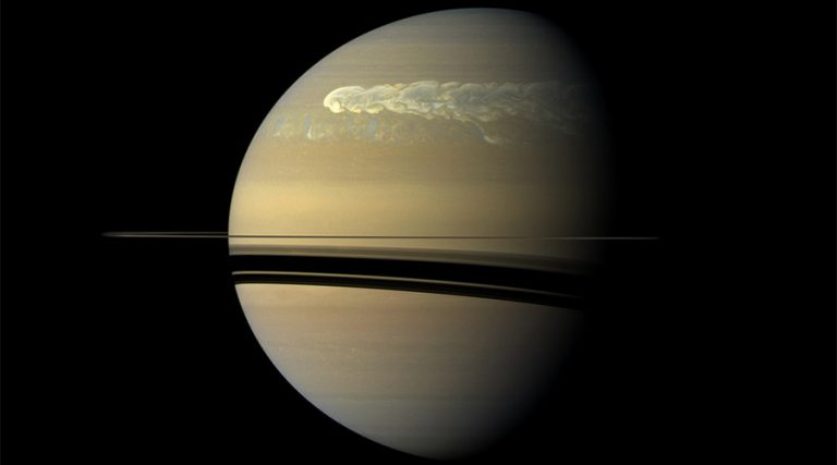 NASA a pierdut contactul cu sonda Cassini după intrarea în atmosfera lui Saturn – VIDEO