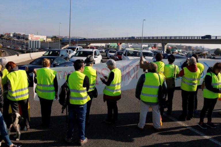 Madridul ameninţă că trimite poliţia naţională să facă ordine în Catalonia