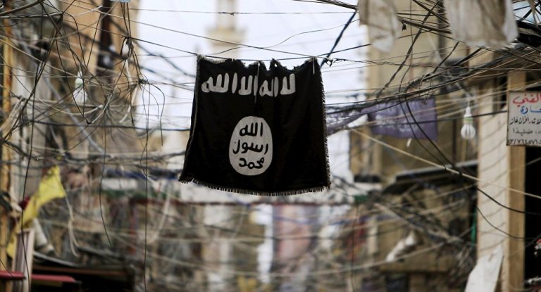 Un american care lupta pentru ISIS a fost prins în Siria