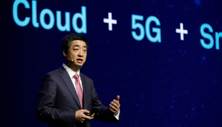 Preşedintele Huawei încearcă să calmeze piaţa externă: Noile telefoane nu spionează pentru China!