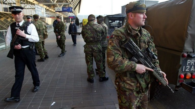Armata britanică intervine pe aeroportul Heathrow din Londra