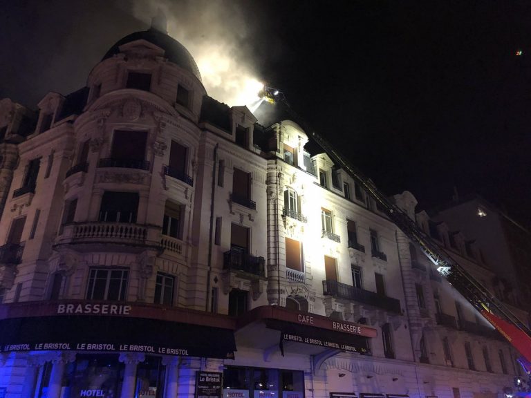 Incendiu devastator în Toulouse: 19 oameni au fost răniţi!