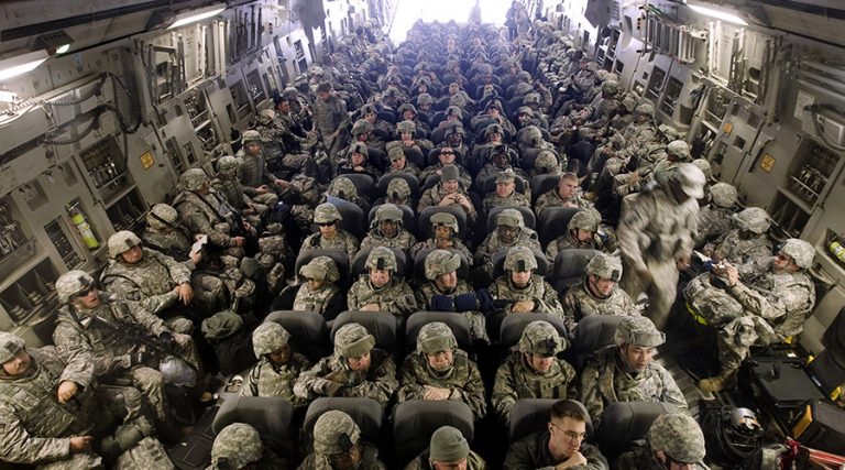Forţele americane au început retragerea din Irak