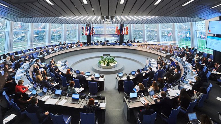 Consiliul Europei atrage atenţia asupra ‘zonelor gri’ în lupta împotriva corupţiei în Franţa
