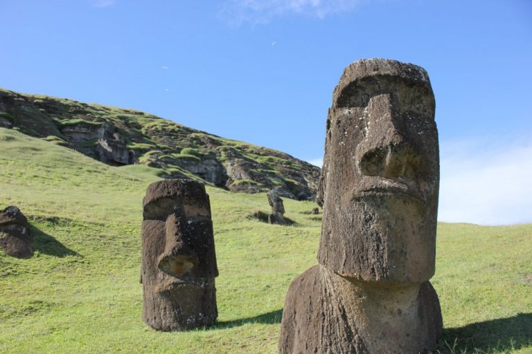 În sfârșit! S-a aflat misterul statuilor gigant de pe Insula Paştelui