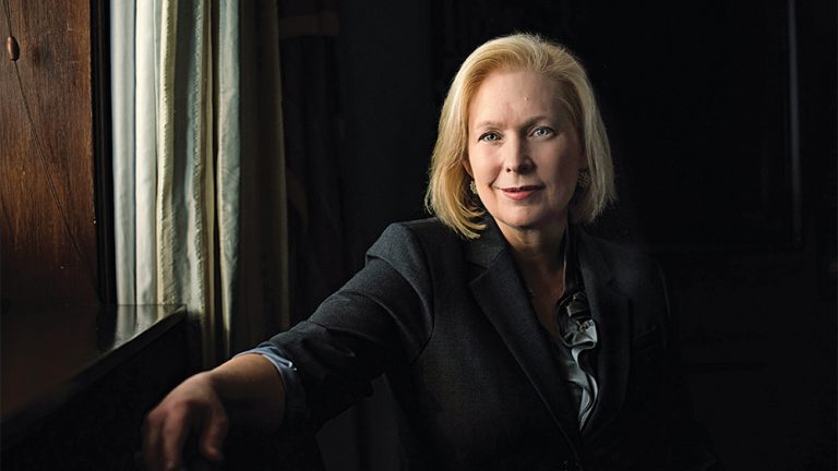 Kirsten Gillibrand renunţă să mai candideze pentru fotoliul de la Casa Albă