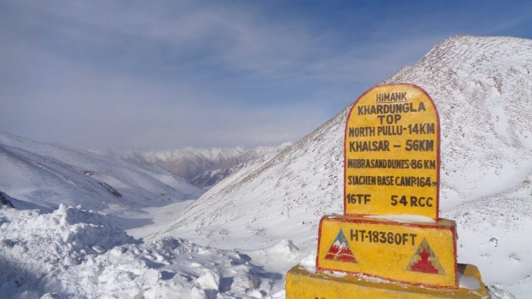 Avalanșa masivă în Himalaya: Patru morți și mai mulți dispăruți