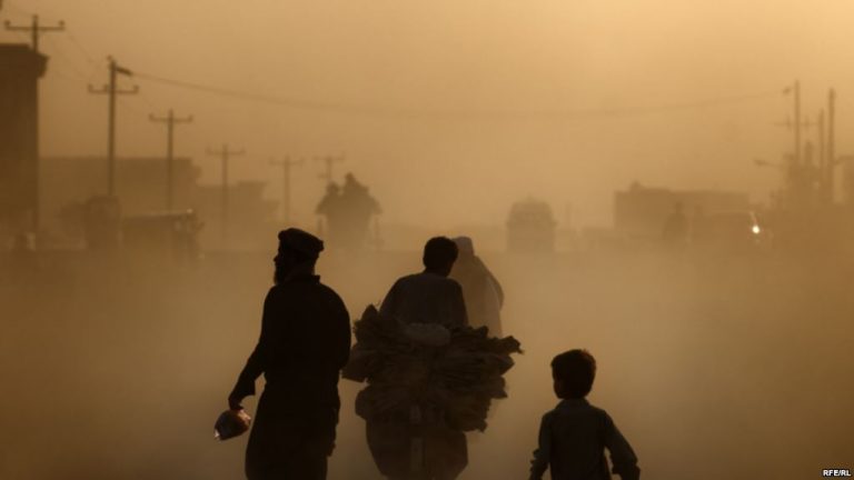 Capitala Afganistanului este sufocată de poluare