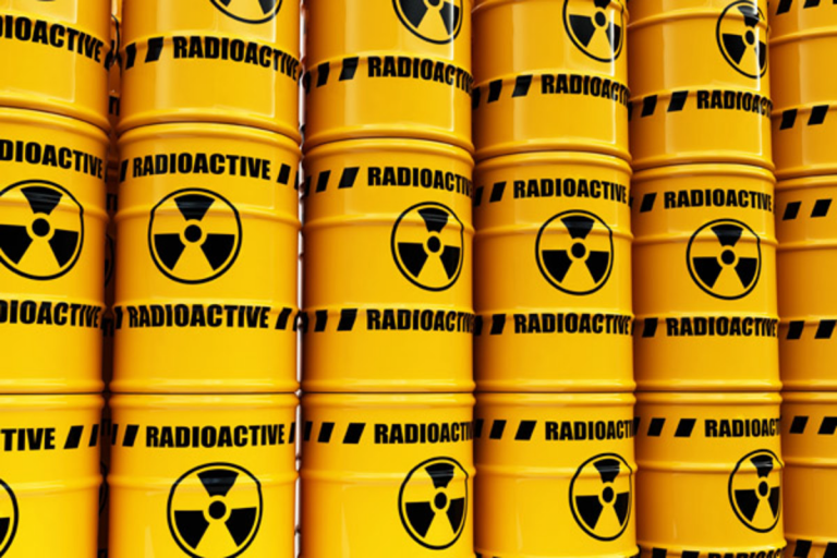 Un raport oficial denunţă OPACITATEA franceză în ce priveşte deşeurile nucleare militare