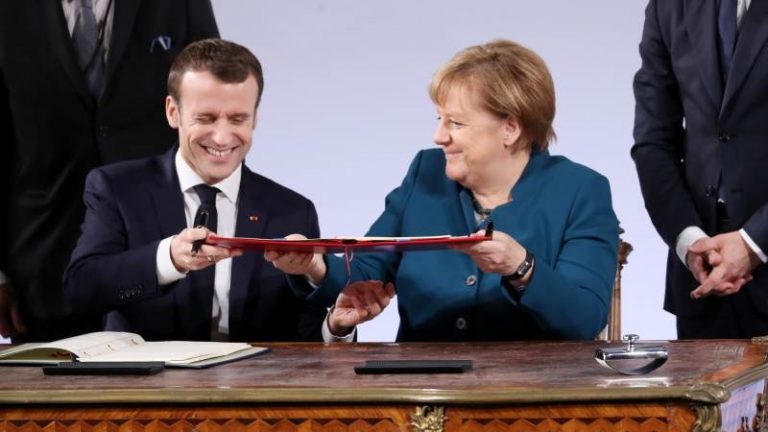 Merkel și Macron au semnat un nou tratat de prietenie germano-francez. Cei doi lideri au fost primiți cu huiduieli – VIDEO