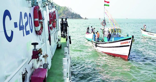 O barcă cu pelerini indieni s-a răsturnat în mare! 14 oameni au pierit înecați