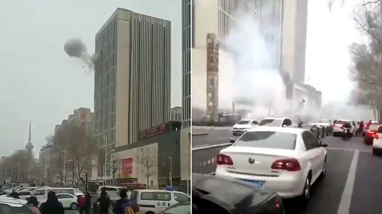 Explozii puternice într-un zgârie-nori din China. Cel puţin o persoană a murit! – VIDEO