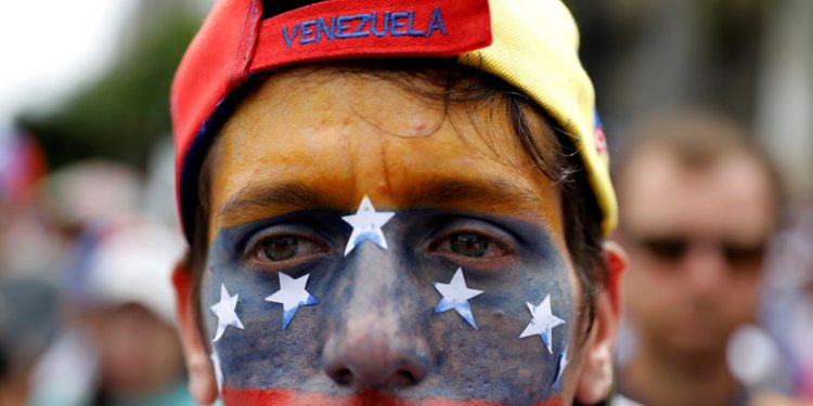 Criza din Venezuela a dus la creşterea cu 50 % a numărului cererilor de azil depuse de cetăţeni ai acestei ţări în Europa