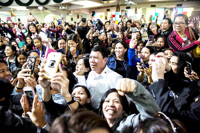 Sosia lui Duterte provoacă confuzie într-o biserică din Hong Kong – FOTO