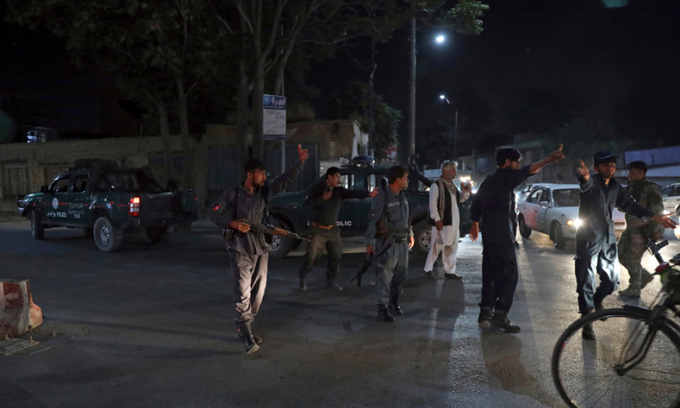 Patru morţi şi 20 de răniţi în atacul din Afganistan
