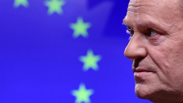 Donald Tusk propune un acord la pachet Parlamentului European pentru şefia instituţiilor europene (eurodeputaţi)