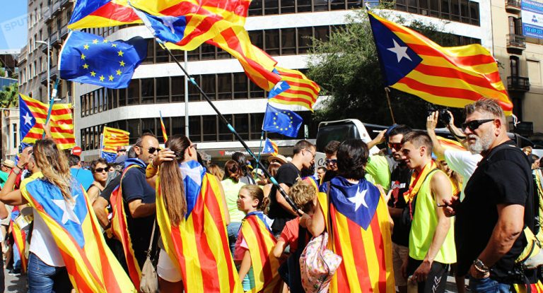 Curtea Constituţională spaniolă a stabilit amenzi COLOSALE pentru organizatorii referendumului de independenţă din Catalonia