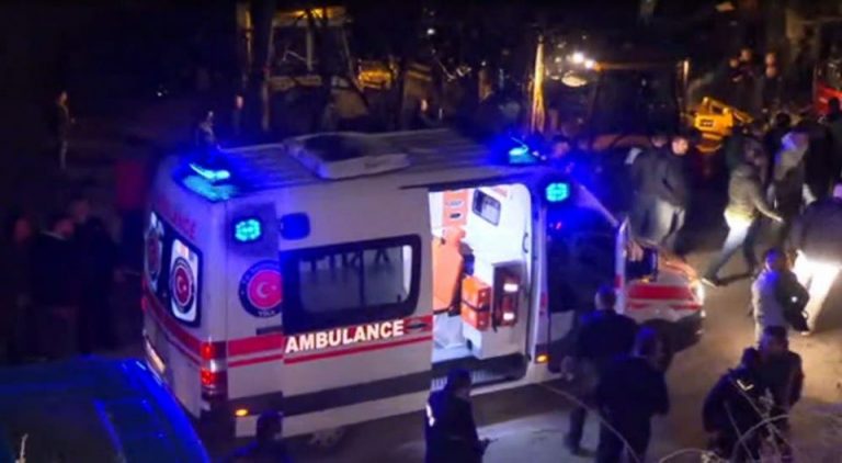 Zeci de migranţi, răniţi într-un accident rutier în Macedonia de Nord