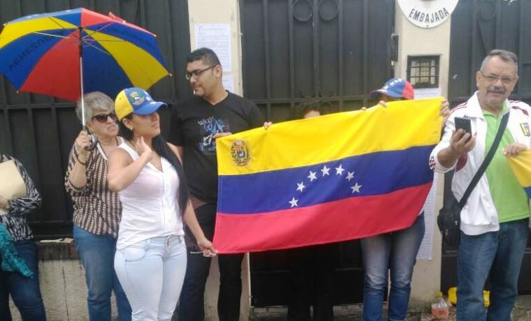 Opoziţia venezueleană a preluat controlul asupra ambasadei din Costa Rica