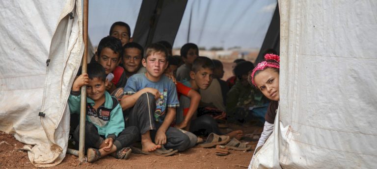 12 copii au murit într-o tabără de refugiaţi din Siria – VIDEO