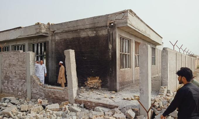 ATAC cu BOMBĂ la o şcoală de fete din Pakistan