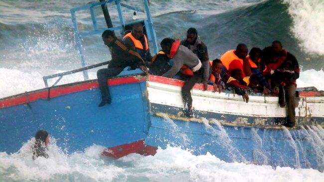 Peste 250 de migranţi au fost salvaţi în largul coastelor spaniole, cel puţin 15 ambarcaţiuni sunt căutate încă
