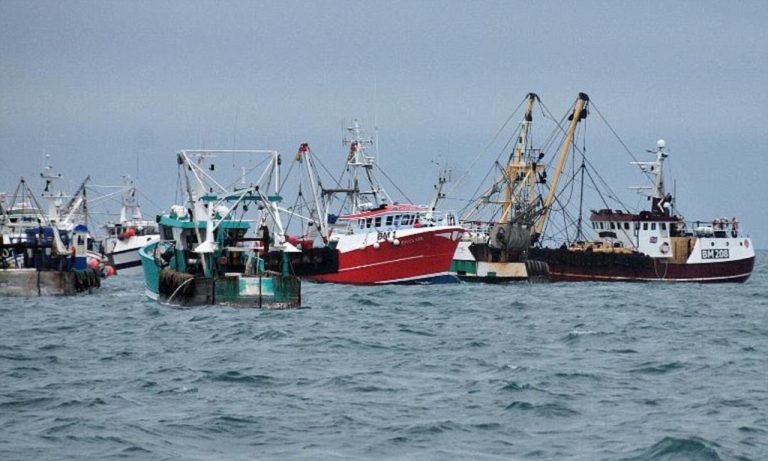 Franţa nu va aplica sancţiuni britanicilor în dosarul pescuitului, înaintea unei reuniuni prevăzute pentru joi