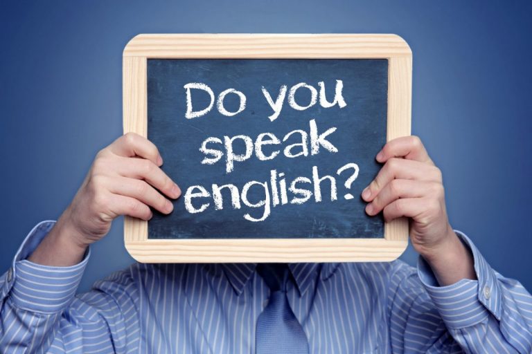 Un expert britanic denunță HEGEMONIA şi IMPERIALISMUL limbii engleze în UE