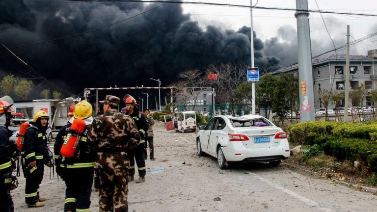 78 de oameni au murit în explozia din estul Chinei