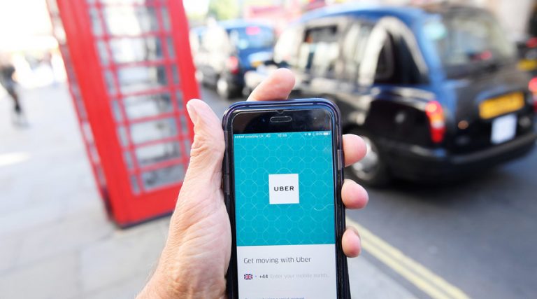 Uber îşi pierde licenţa de funcţionare în Londra