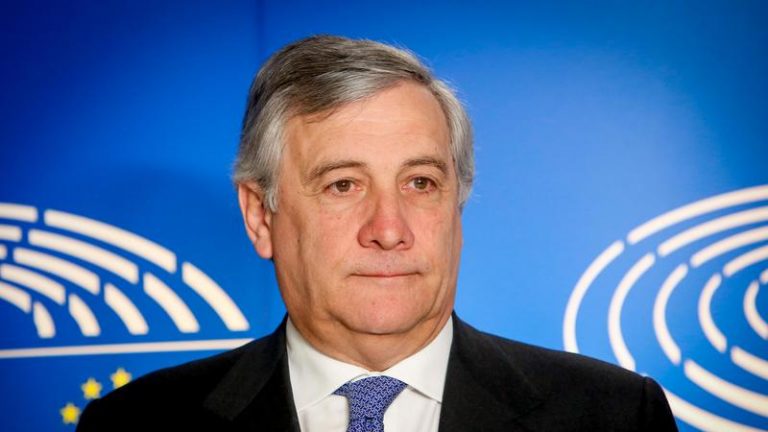 Antonio Tajani o asigură pe Laura Codruţa Kovesi de sprijinul Parlamentului European