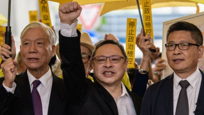 Nouă lideri ai ‘Mişcării Umbrelor’ din Hong Kong au fost găsiţi vinovaţi