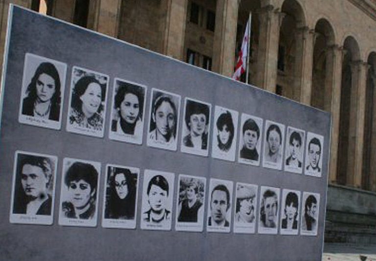 Georgia comemorează victimele represiunii sovietice din 1989