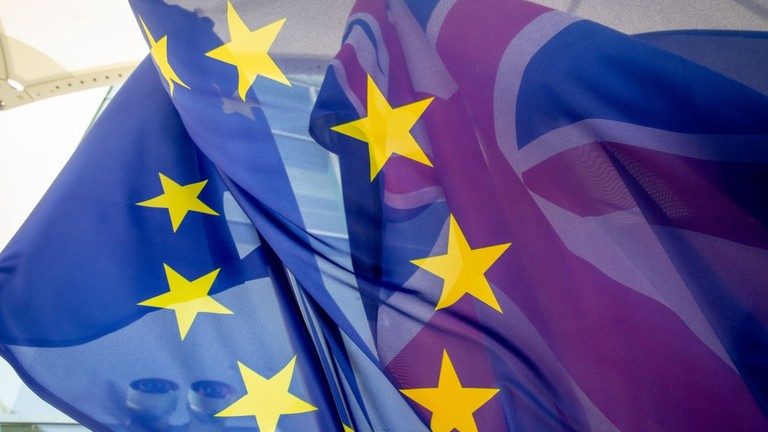 Comisia Europeană avertizează Londra că se pregăteşte de scenariul lipsei unui acord post-Brexit