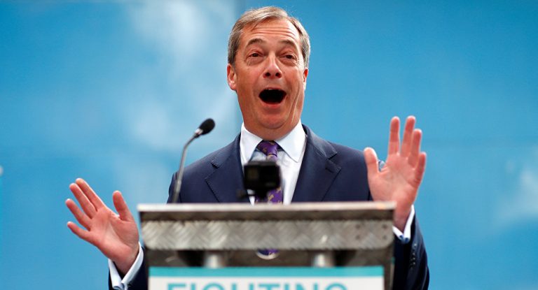 Nigel Farage, ţinta unui atac cu MILKSHAKE – VIDEO