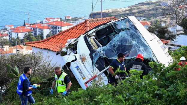 Tragedie rutieră în Madeira: 29 de turiști au murit în autocar! – VIDEO