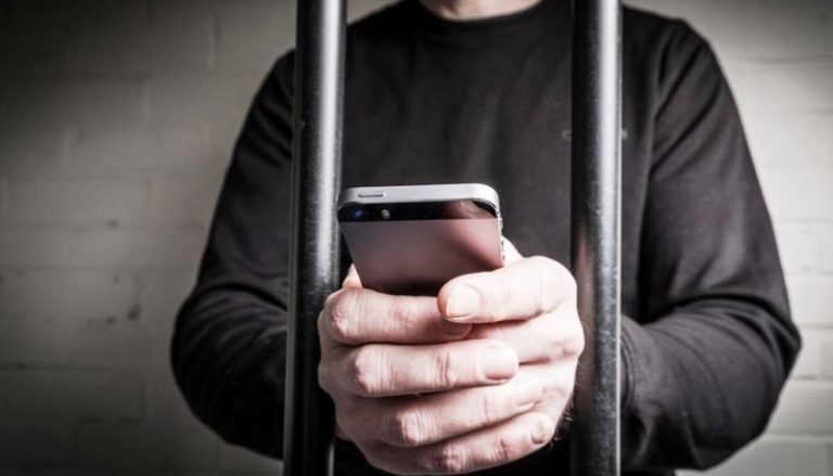 Închisorile britanice folosesc tehnolgie secretă pentru depistarea telefoanelor interzise