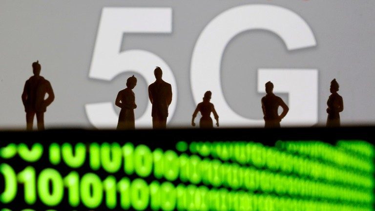Londra permite gigantului Huawei să dezvolte reţeaua 5G în UK