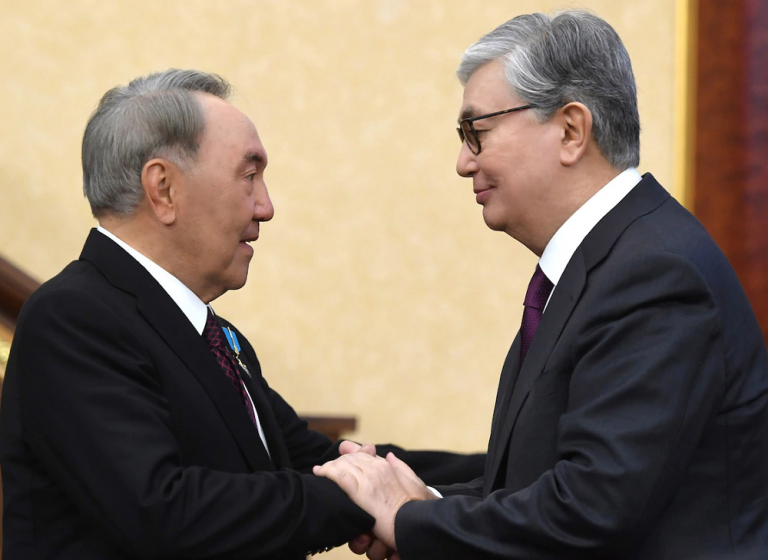 Fostul preşedinte al Kazahstanului spune că este un simplu ‘pensionar’ şi neagă orice conflict Tokaev