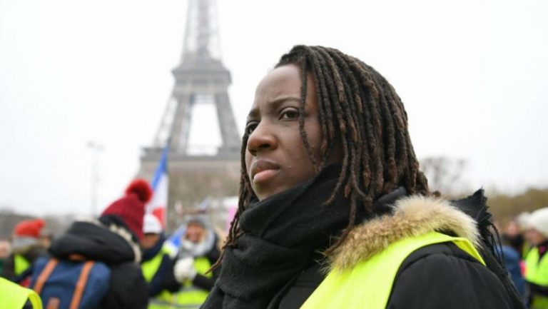 O lideră a vestelor galbene critică discursul lui Macron și cere continuarea protestelor