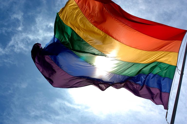 Jakarta îl convoacă pe ambasadorul Regatului Unit după arborarea drapelului LGBT